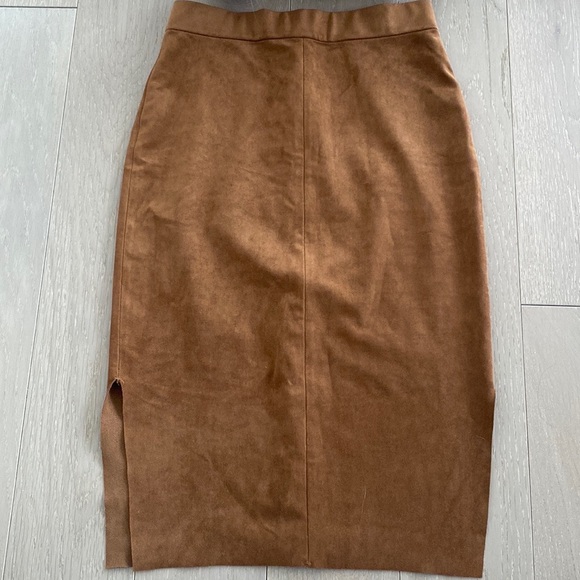 Wilfred Free Vegan Suede Skirt - Picture 1 of 2